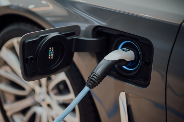 Find out: do you need to change the oil in your electric car?