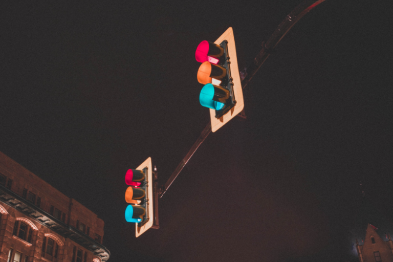 Explained: this is why traffic lights are green, red and yellow