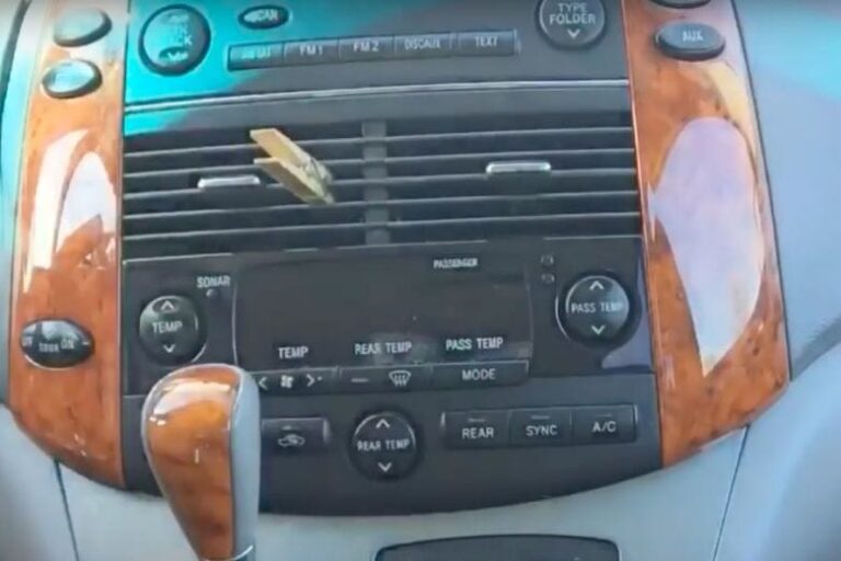 With this trick using a clothespin your car will smell absolutely amazing!